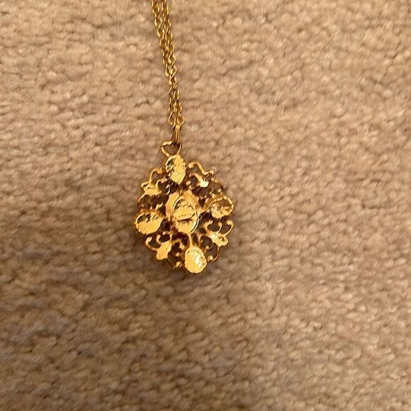 Vintage Avon five cameo necklace. - Picture 5 of 8